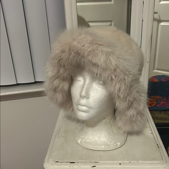 Steve Madden Accessories - Steve Madden Cream Faux Fur Hat Plush Wide Band